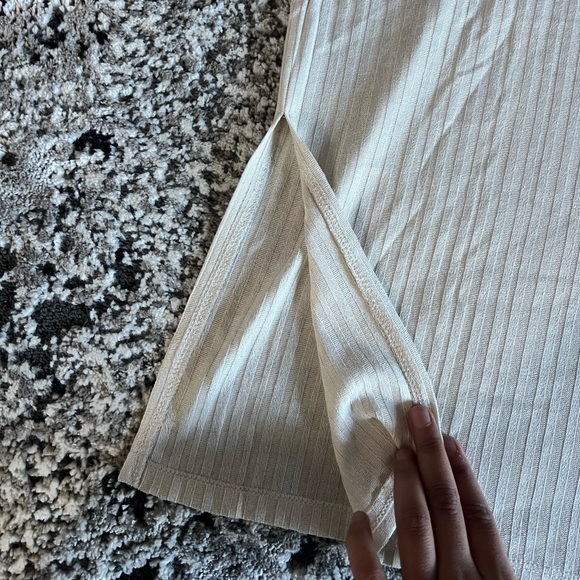 H&M top with slits on the sides - Picture 2 of 2